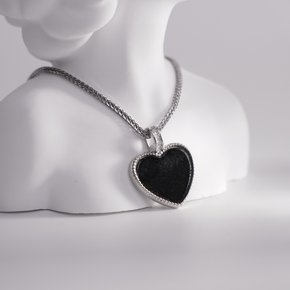 Mocui heart-shaped pendant
