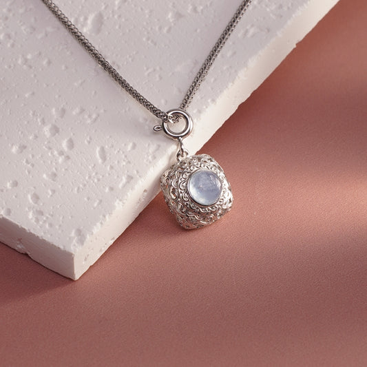 Sea Blue Treasure Egg Noodle Ring
